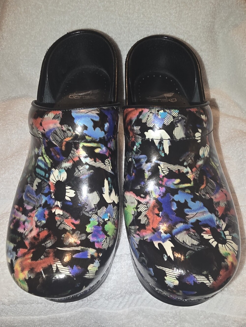 Dansko Professional Floral Patent Clogs 6 EUC - Picture 3 of 11